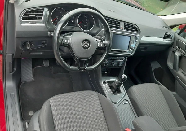 Volkswagen Tiguan cena 73900 przebieg: 63000, rok produkcji 2017 z Radzionków małe 79